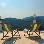 Scappo In Umbria, Elena Villa