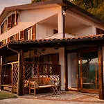 Scappo In Umbria, Elena Villa Terni