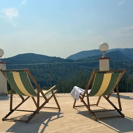 Scappo In Umbria, Elena Villa