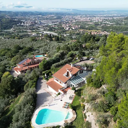 Villa Scappo In Umbria, Elena