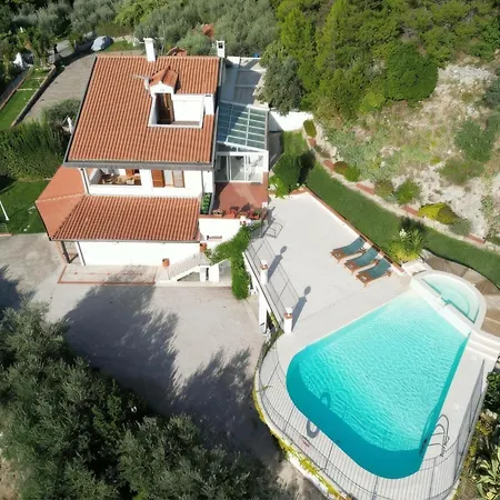 Villa Scappo In Umbria, Elena