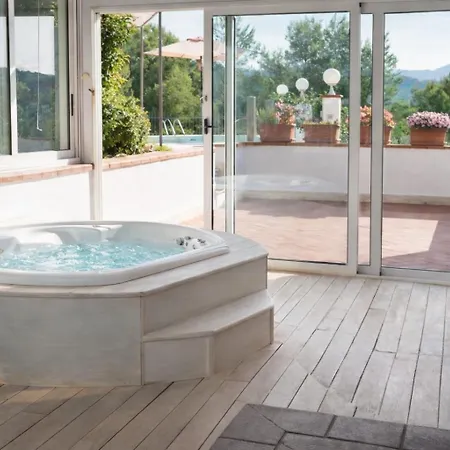 Scappo In Umbria, Elena Villa *
