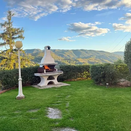 Scappo In Umbria, Elena * Terni