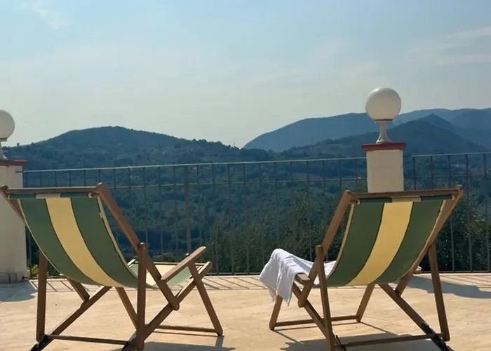 Scappo In Umbria, Elena Villa