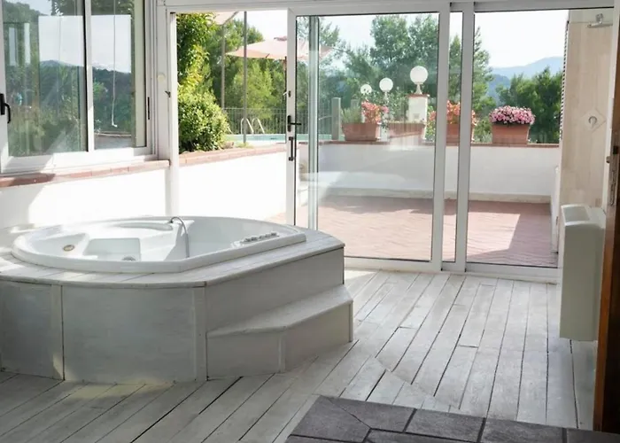 Scappo In Umbria, Elena Villa *