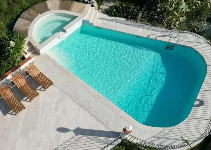 Scappo In Umbria, Elena * Terni