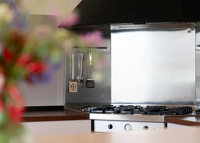 Scappo In Umbria, Elena Villa