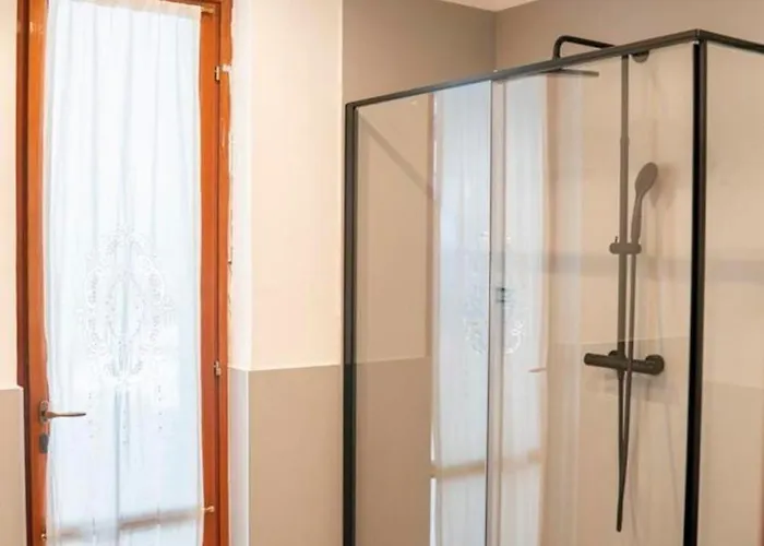 Scappo In Umbria, Elena Villa