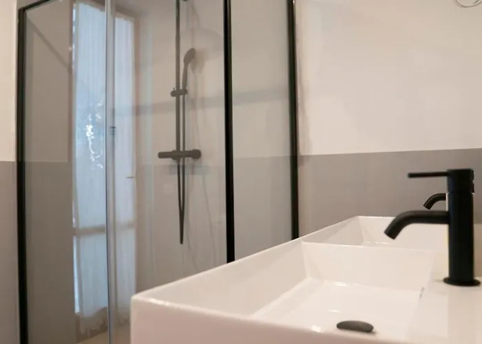 Scappo In Umbria, Elena Villa Terni