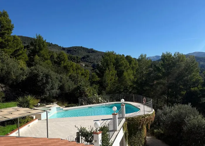 Scappo In Umbria, Elena Terni