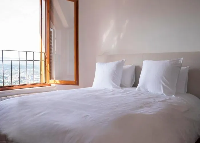 Scappo In Umbria, Elena Villa