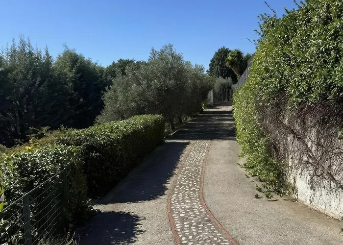 Scappo In Umbria, Elena Villa